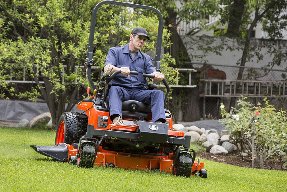 Kubota ZD1000 1