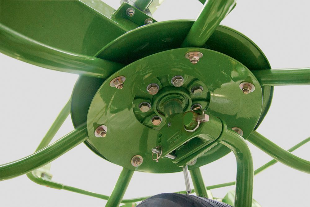 KW-T- Trailed Rotary Tedders 3