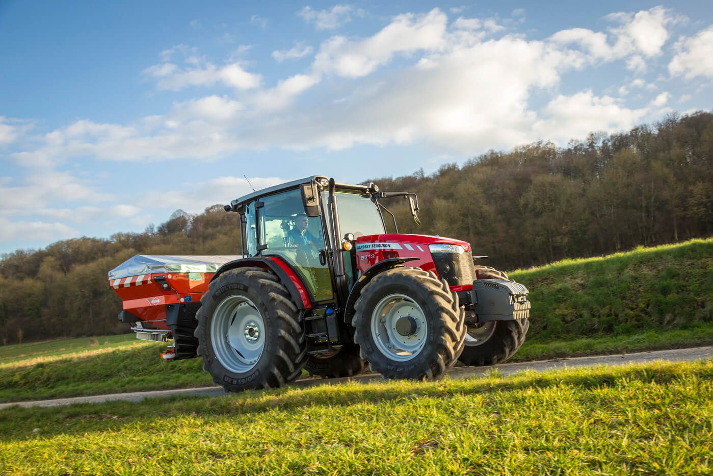 MASSEY FERGUSON 6700 2