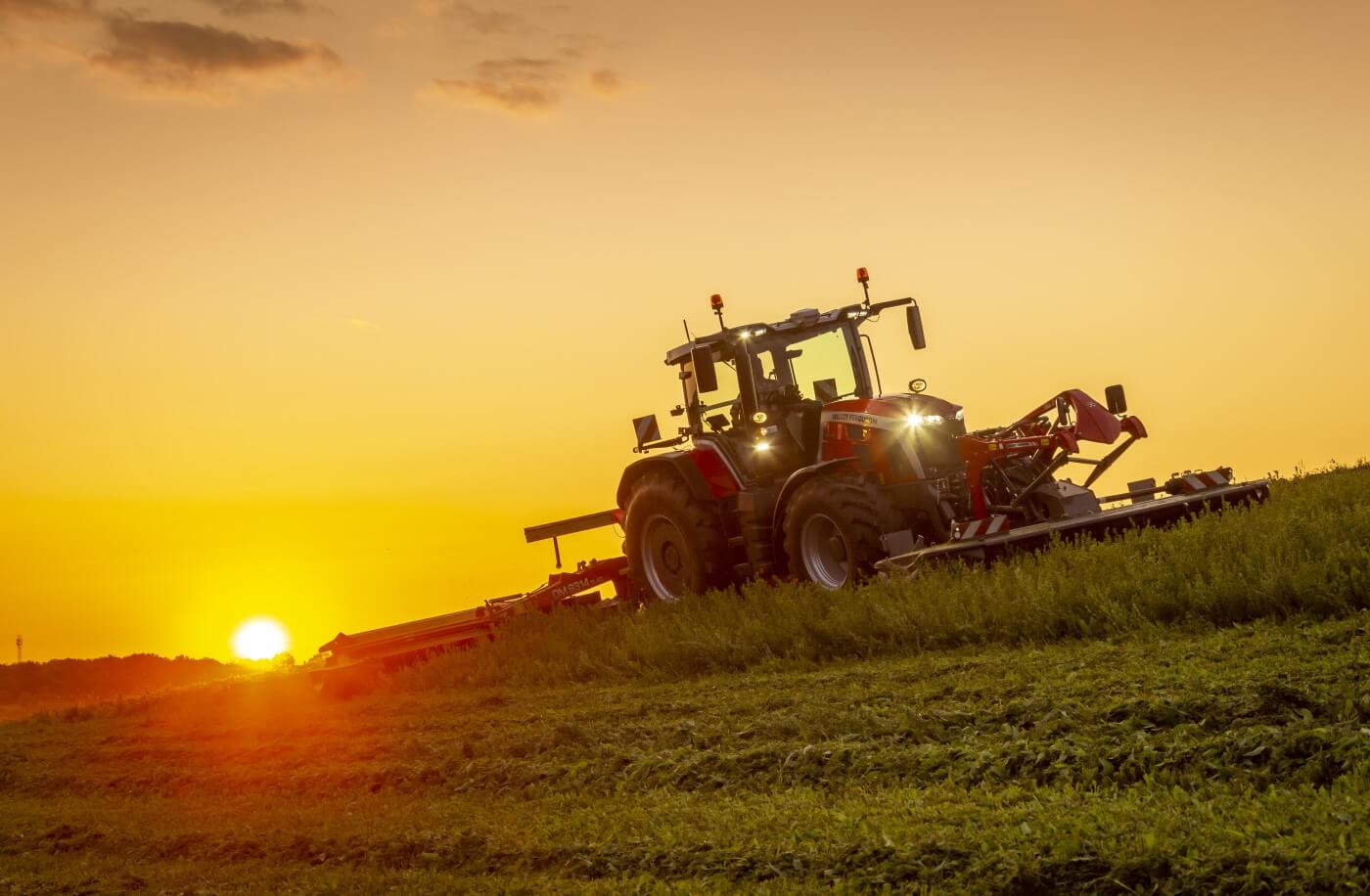 Massey Ferguson 8S 6