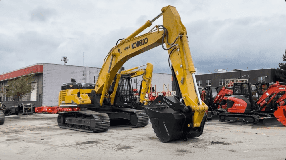 KOBELCO SK-350D 初期モデル Kobelco SK350 Excavator Features - Pinnacle Equipment